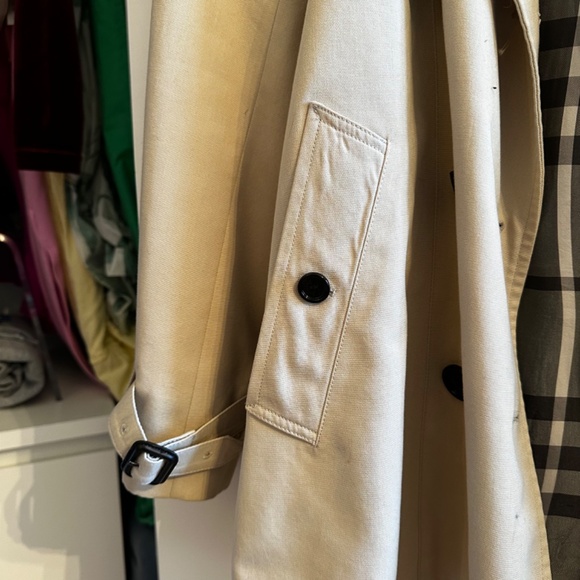 Burberry Coat - Size 4 - Picture 9 of 12